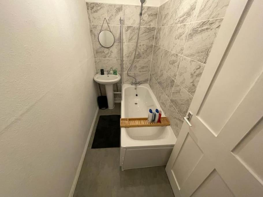 Stunning 2 Bedroom On Tower Bridge London Eksteriør bilde